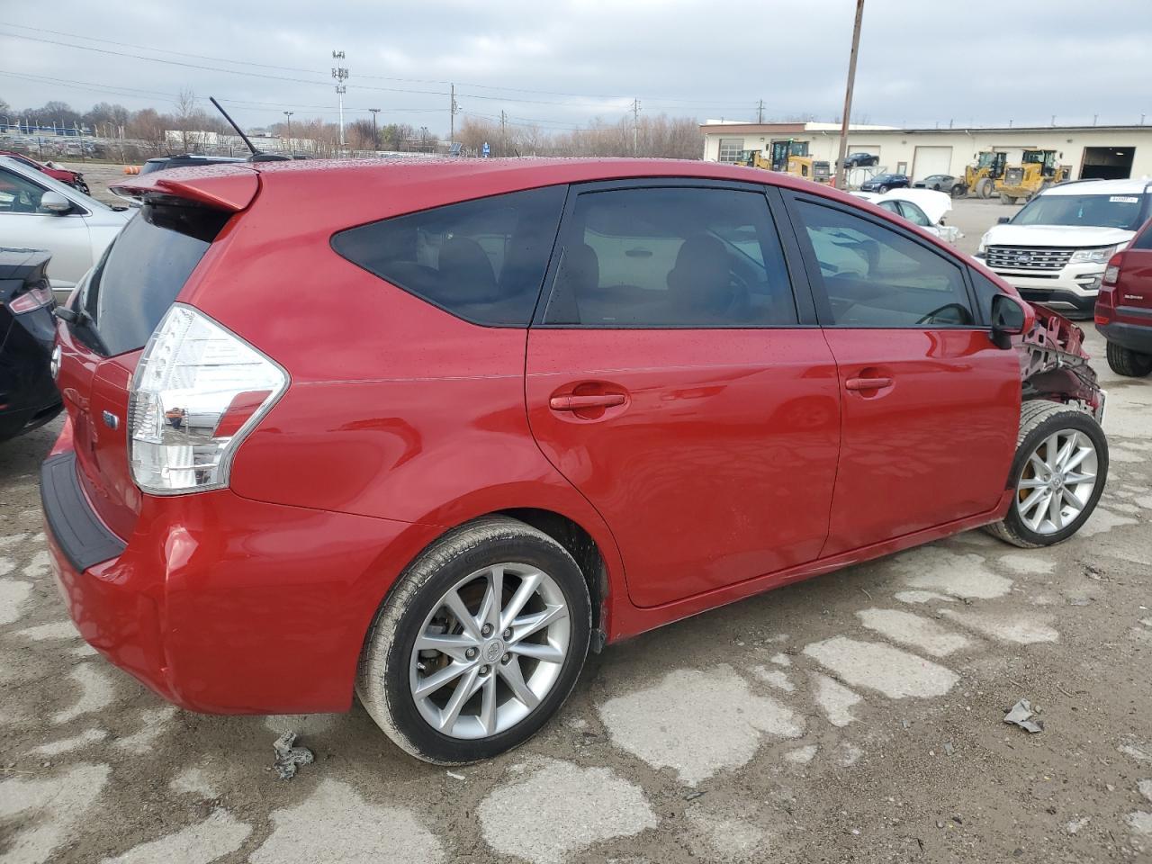 2013 TOYOTA PRIUS V - Фото 3