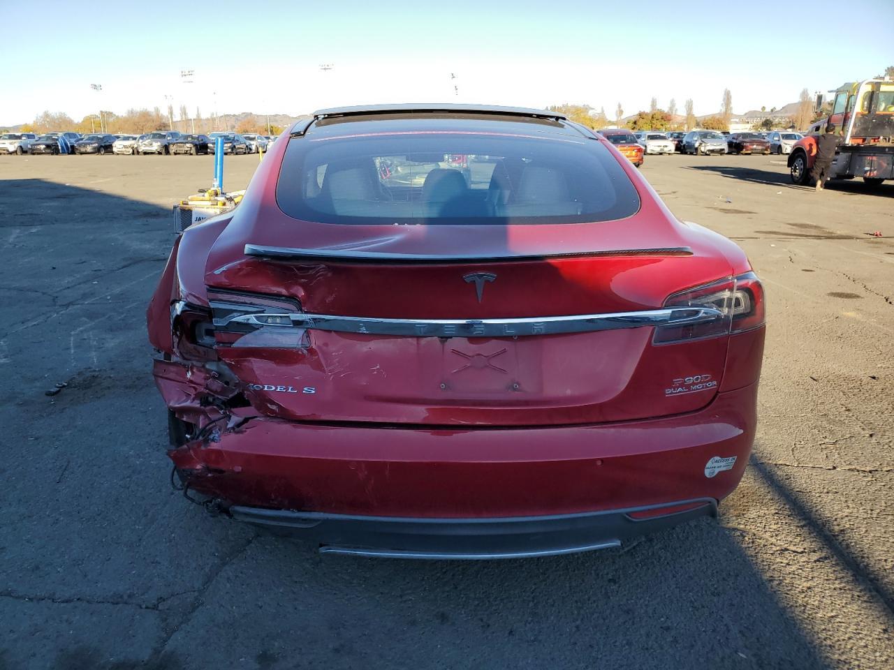 2015 TESLA MODEL S - Image 6