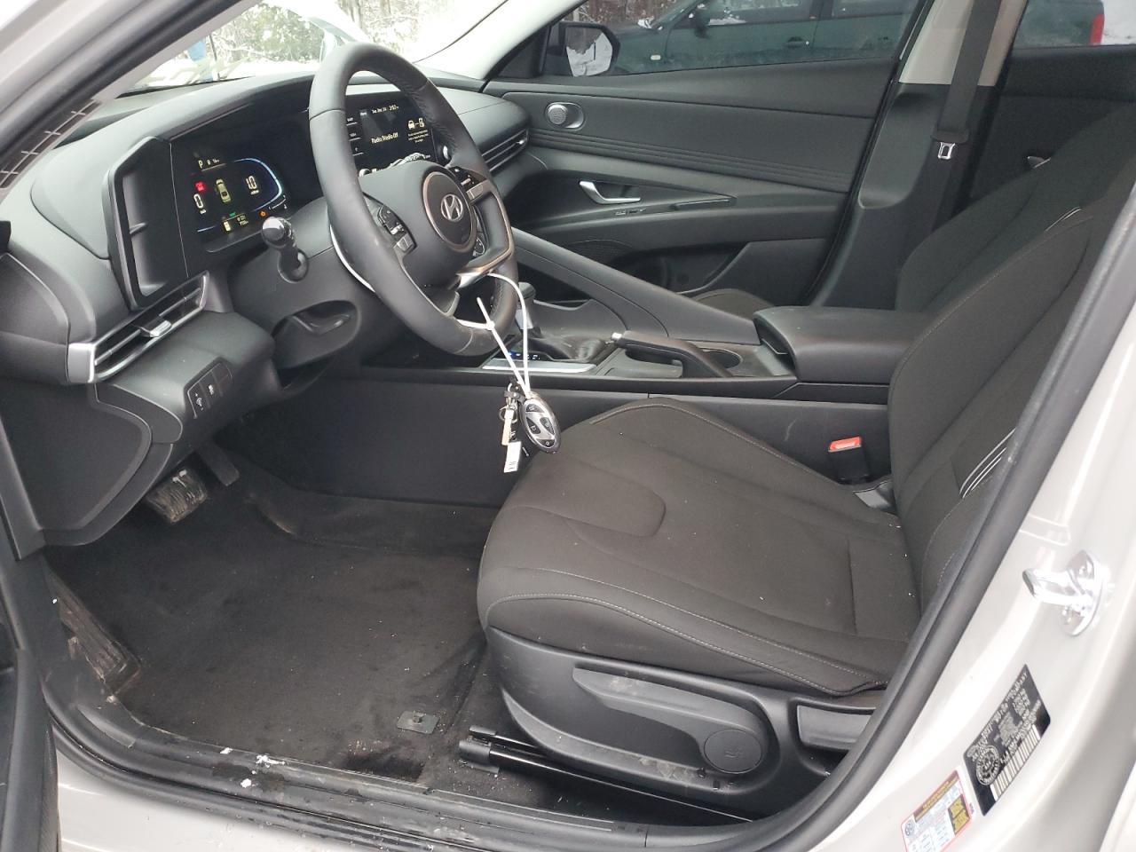 2024 HYUNDAI ELANTRA SE - Фото 7