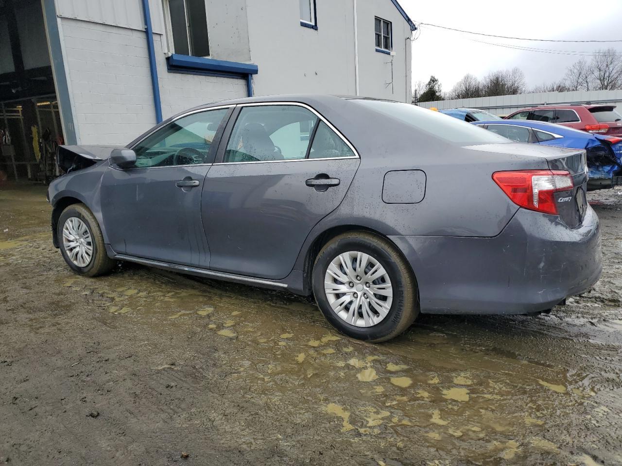 2014 TOYOTA CAMRY L - Фото 2