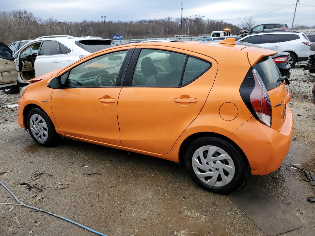 2016 TOYOTA PRIUS C - Фото 2