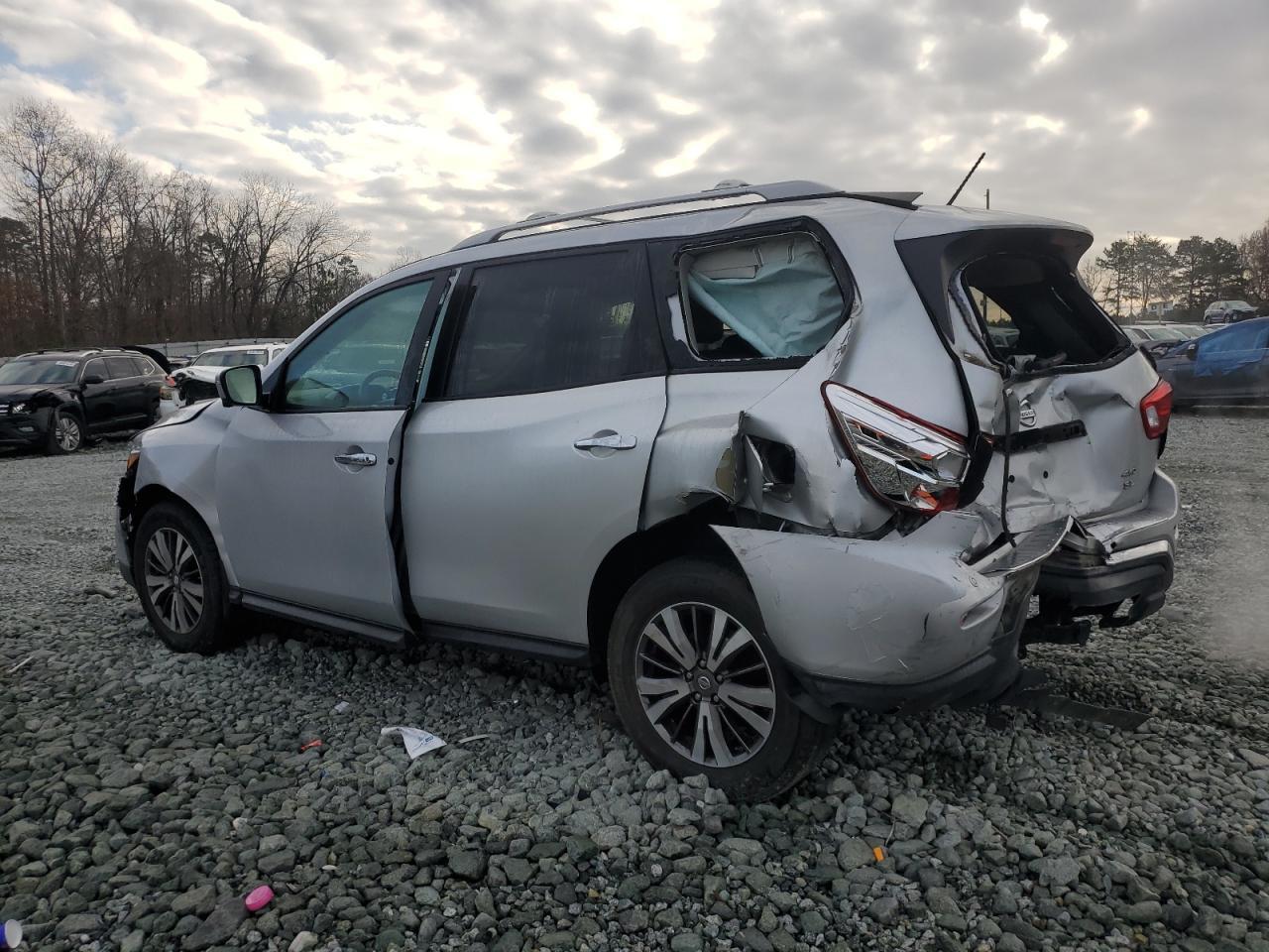 2017 NISSAN PATHFINDER - Фото 2