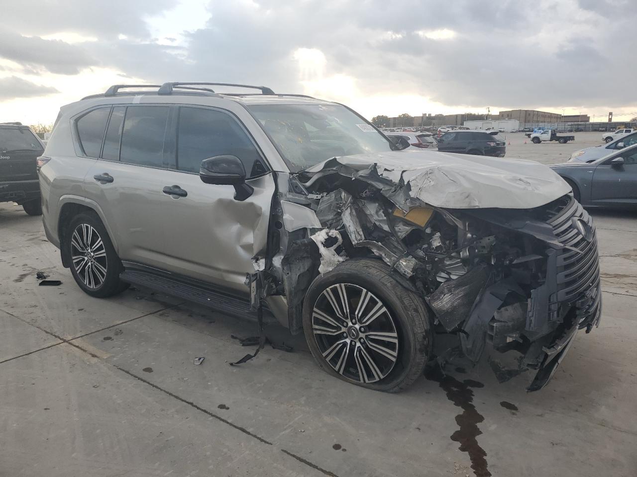 2023 LEXUS LX 600 BAS - Image 4
