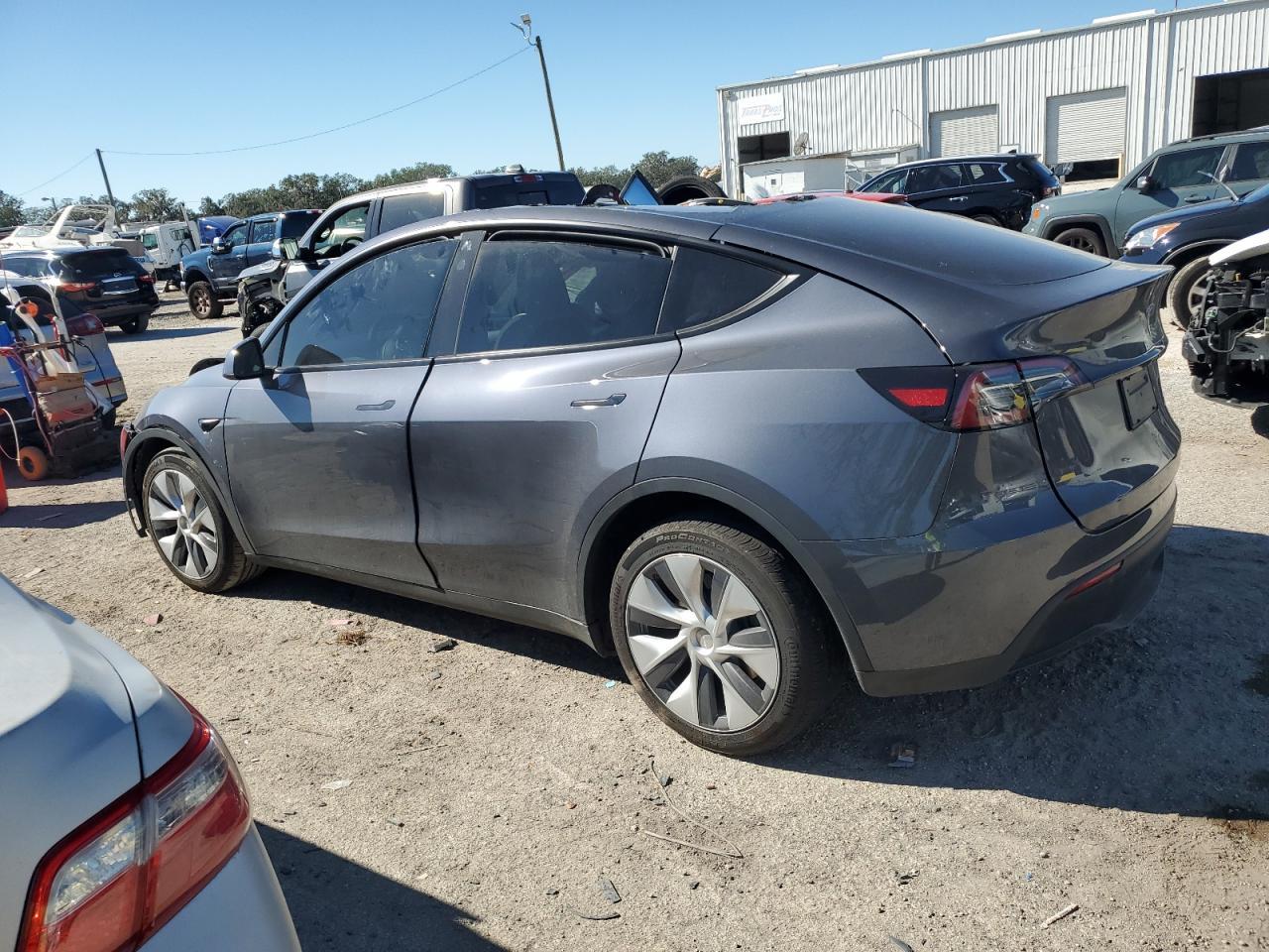 2023 TESLA MODEL Y - Фото 2