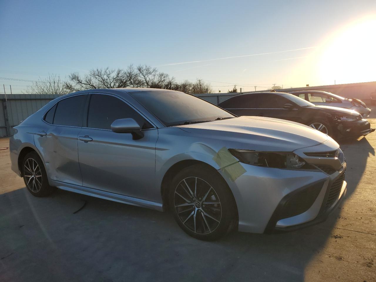 2021 TOYOTA CAMRY SE - Фото 4