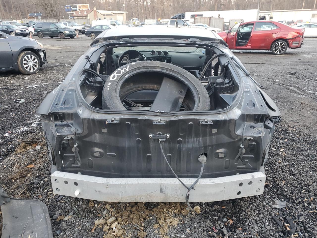 2010 NISSAN 370Z - Фото 6