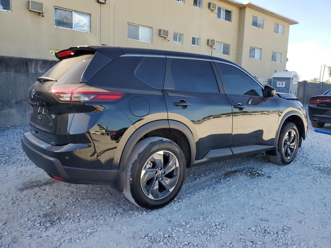 2024 NISSAN ROGUE SV - Фото 3