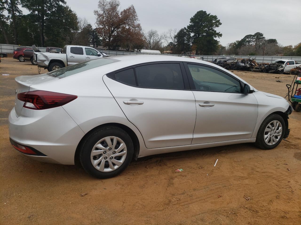 2019 HYUNDAI ELANTRA SE - Фото 3
