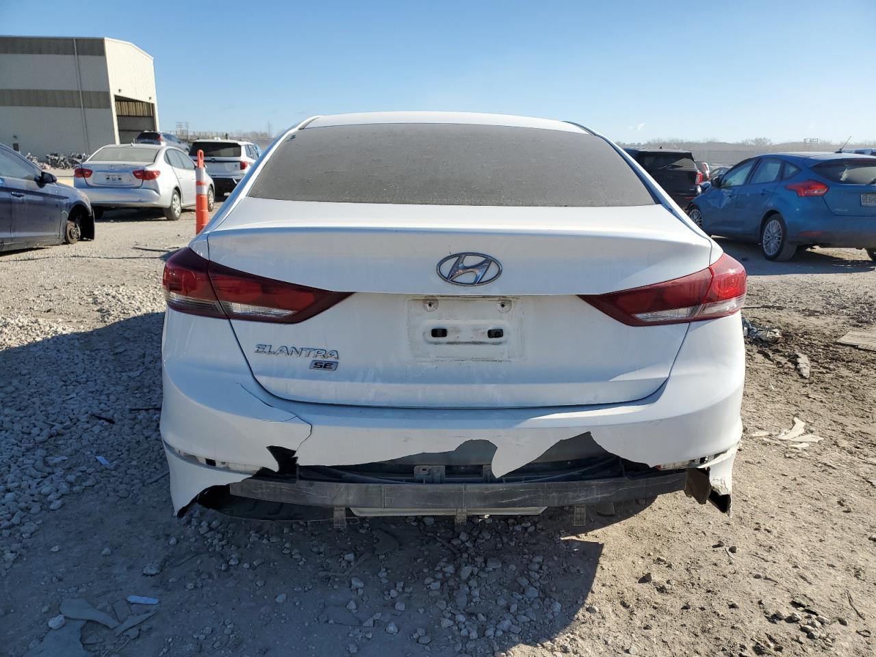 2018 HYUNDAI ELANTRA SE - Фото 6