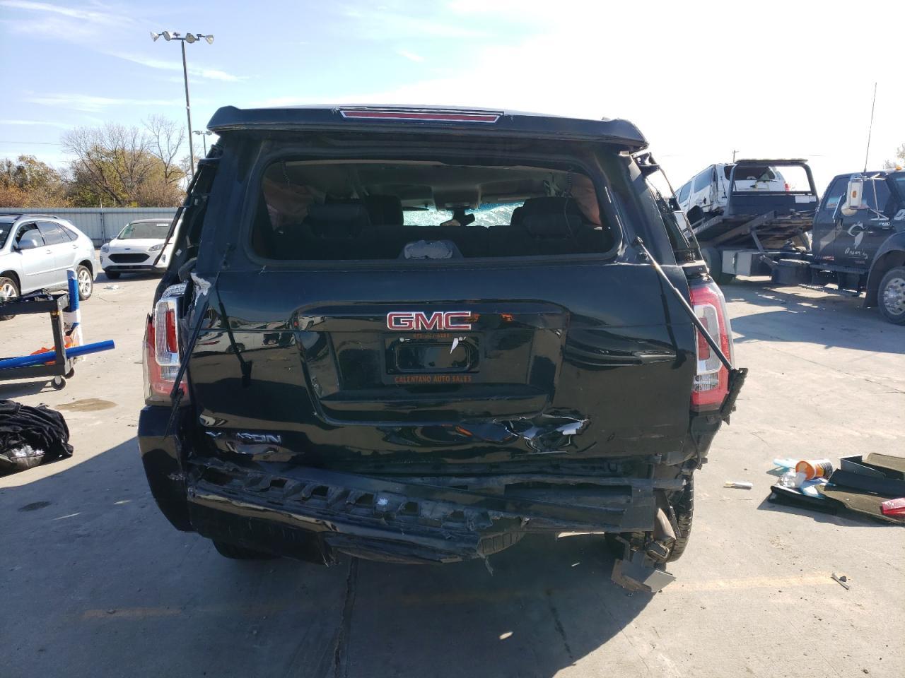 2016 GMC YUKON SLE - Фото 6