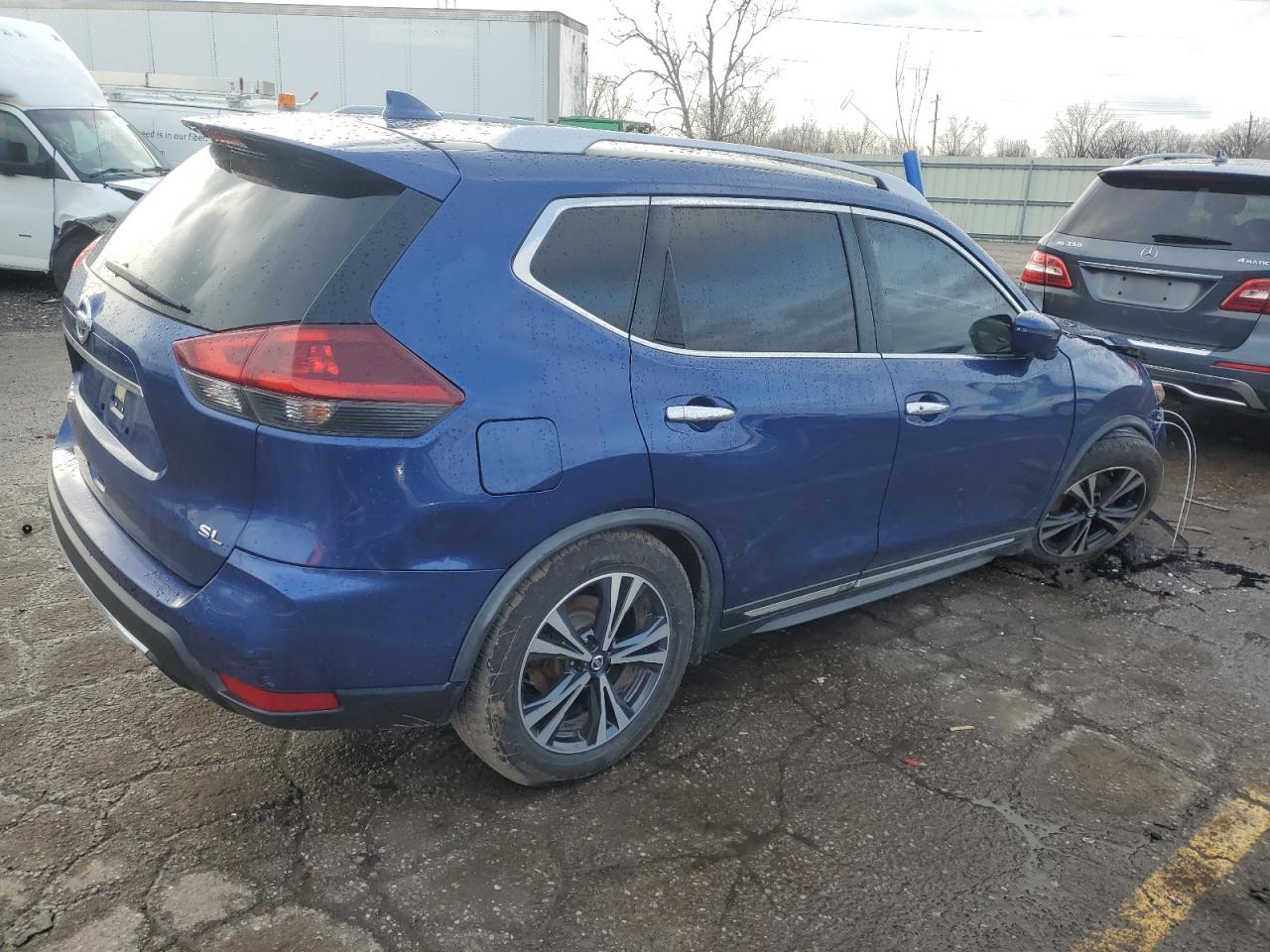 2018 NISSAN ROGUE S - Фото 3