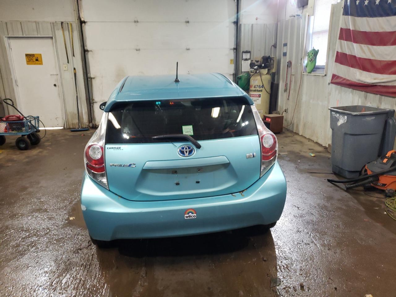 2013 TOYOTA PRIUS C - Фото 6