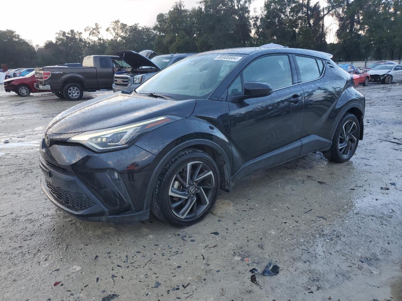 2021 TOYOTA C-HR XLE