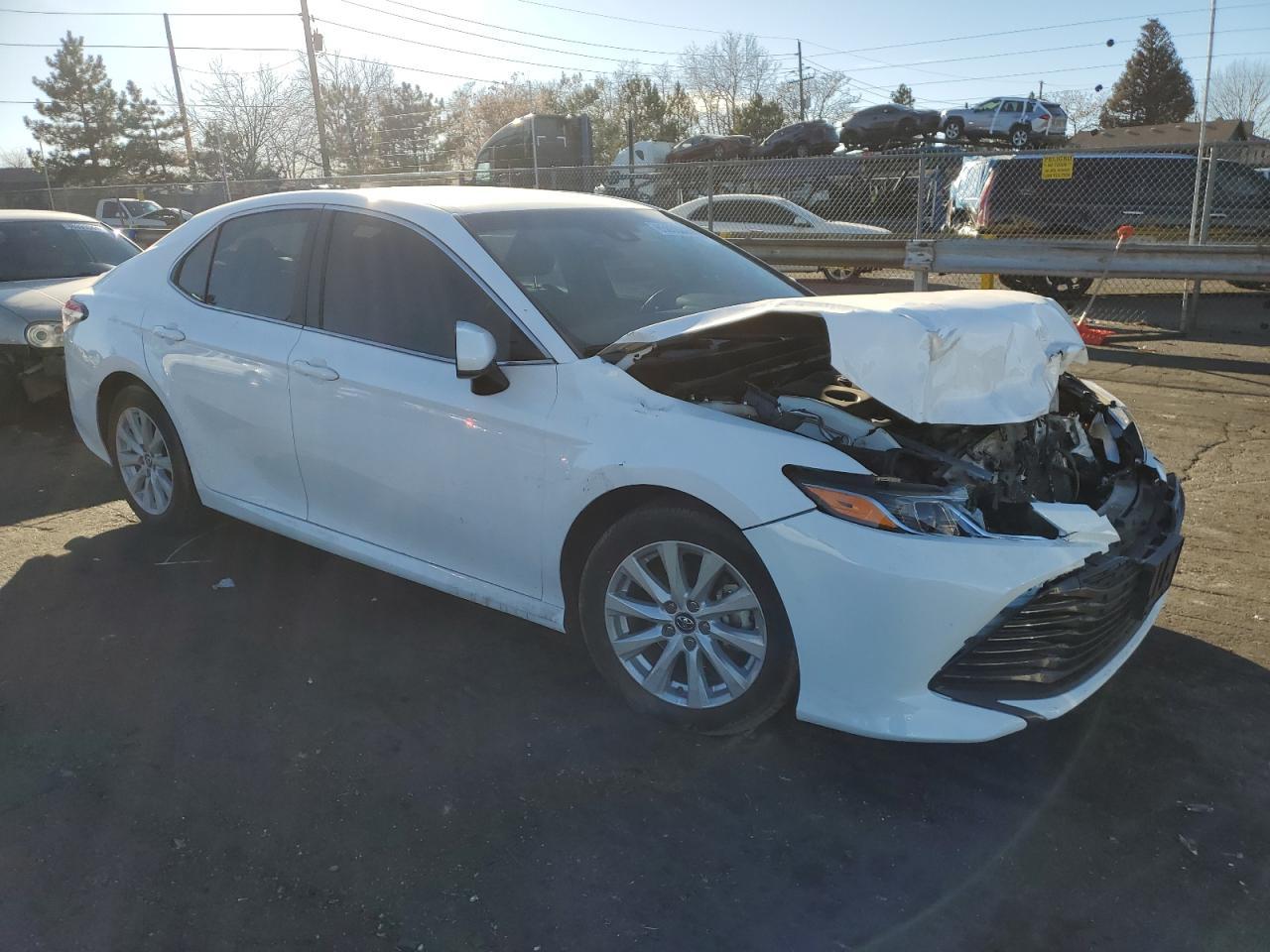 2018 TOYOTA CAMRY L - Фото 4