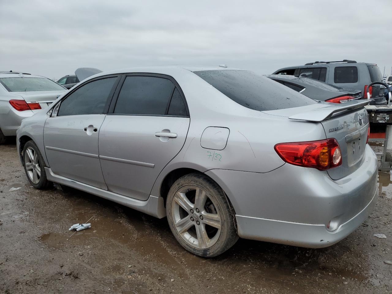 2010 TOYOTA COROLLA XR - Image 2