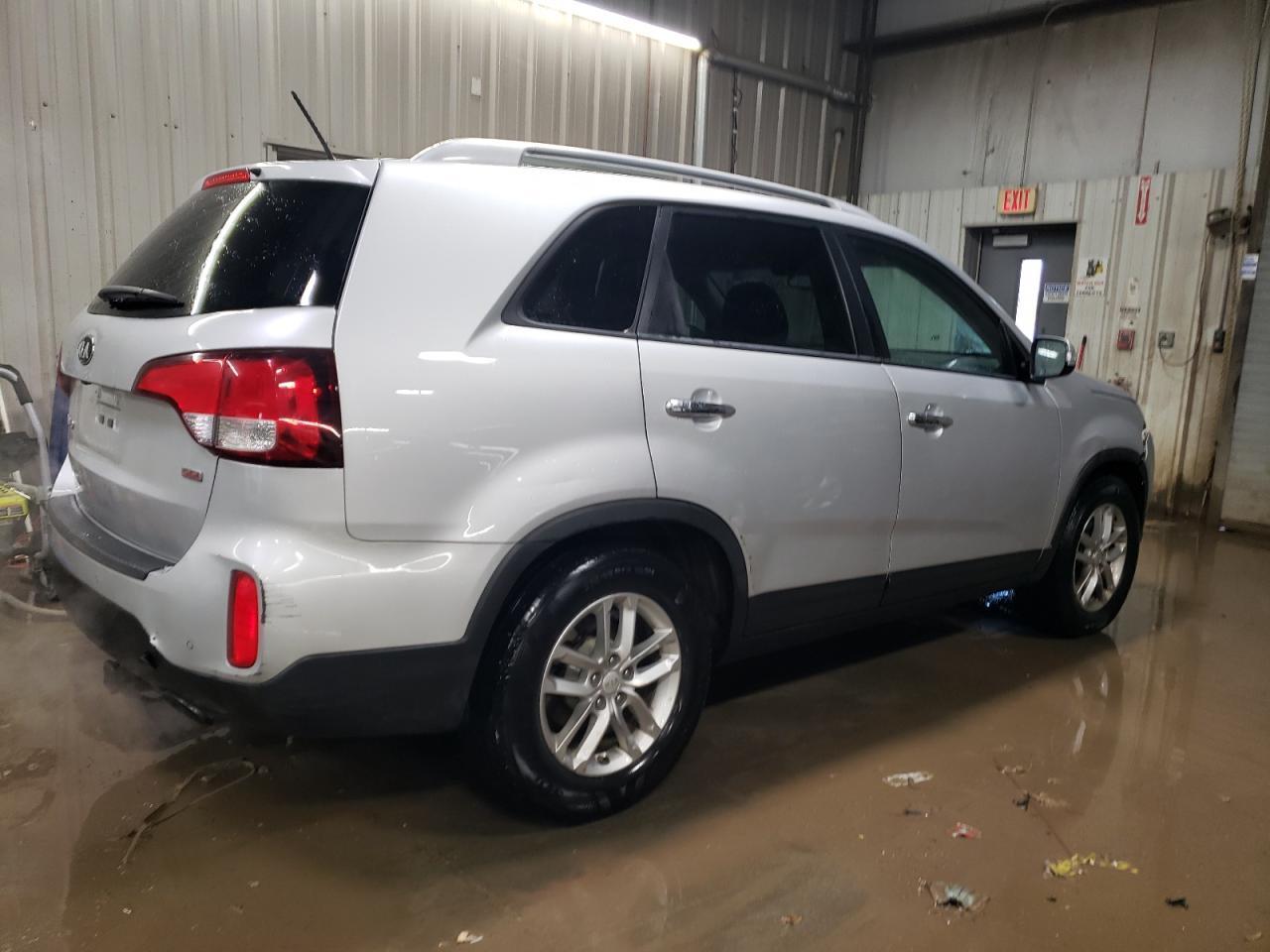 2015 KIA SORENTO LX - Image 3