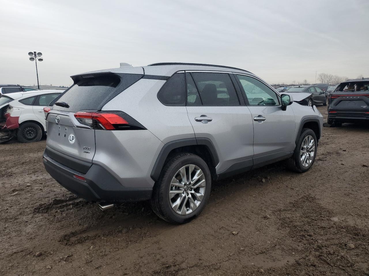 2024 TOYOTA RAV4 XLE P - Image 3