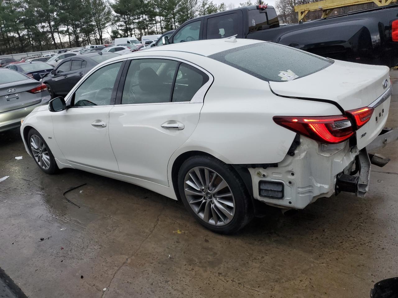 2018 INFINITI Q50 LUXE - Фото 2