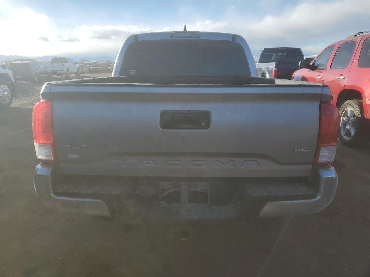 2017 TOYOTA TACOMA DOU - Фото 6