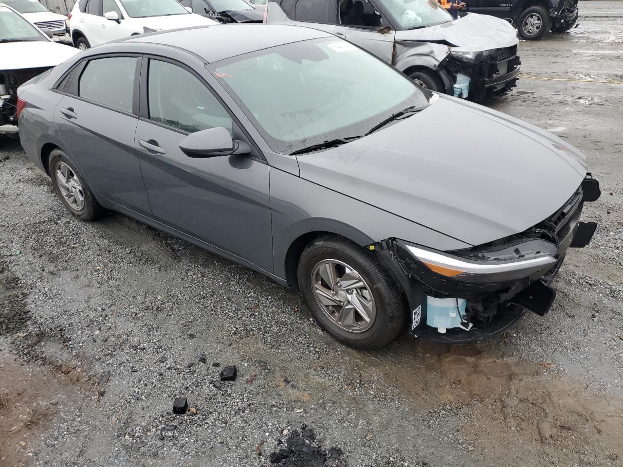 2024 HYUNDAI ELANTRA SE - Image 4