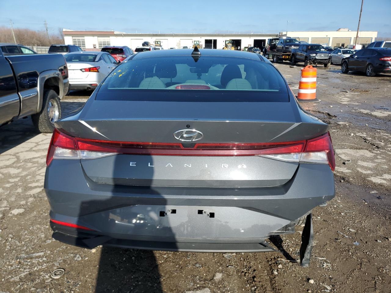 2023 HYUNDAI ELANTRA SE - Image 6
