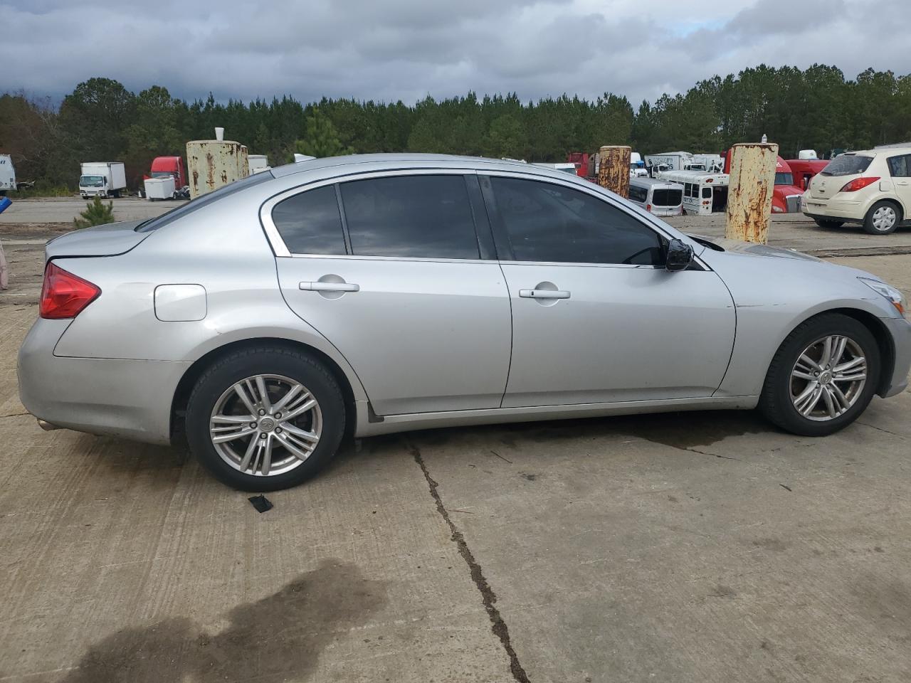 2012 INFINITI G37 - Image 3