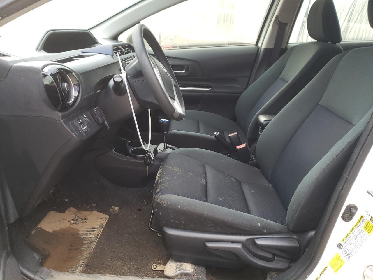 2016 TOYOTA PRIUS C - Image 7