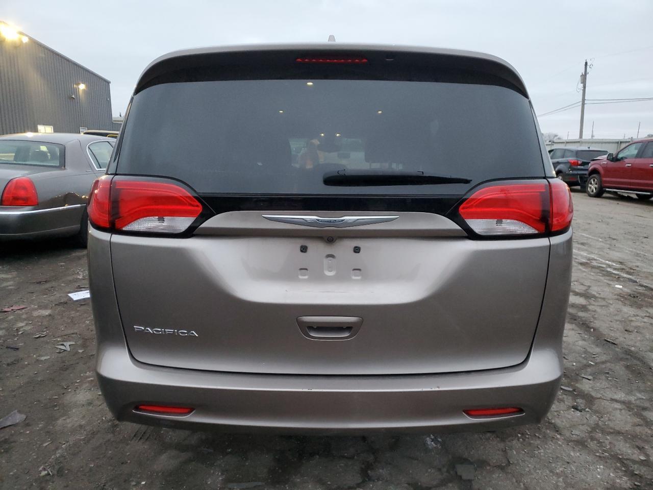 2017 CHRYSLER PACIFICA L - Image 6