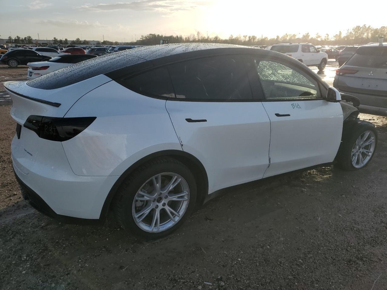 2023 TESLA MODEL Y - Фото 6