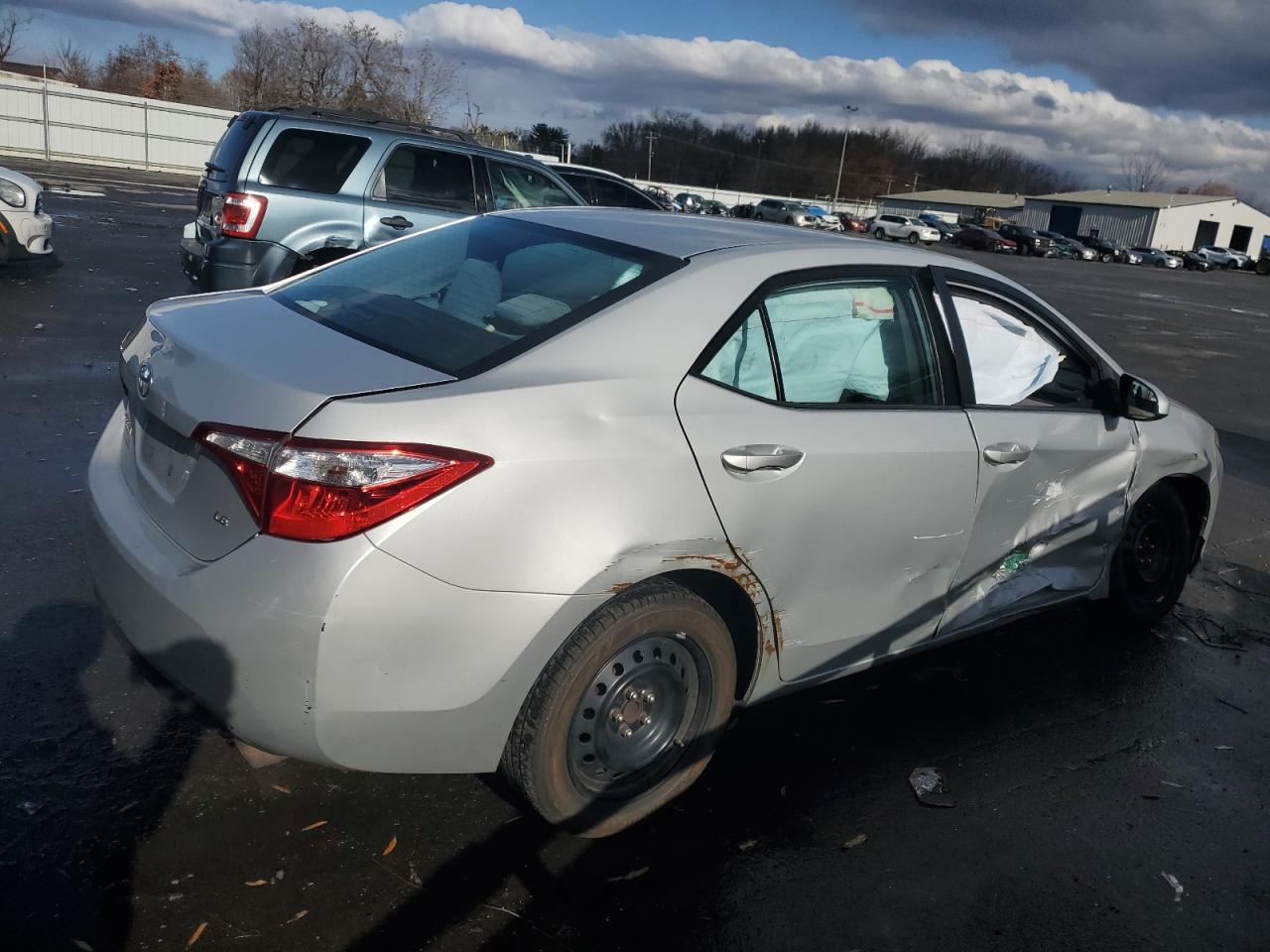 2015 TOYOTA COROLLA L - Image 3
