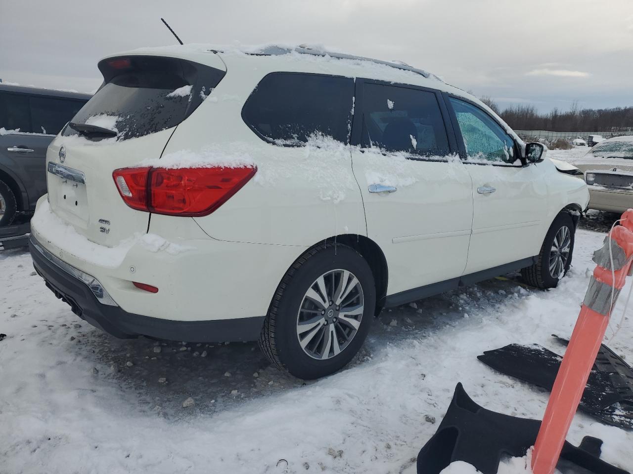 2018 NISSAN PATHFINDER - Фото 3