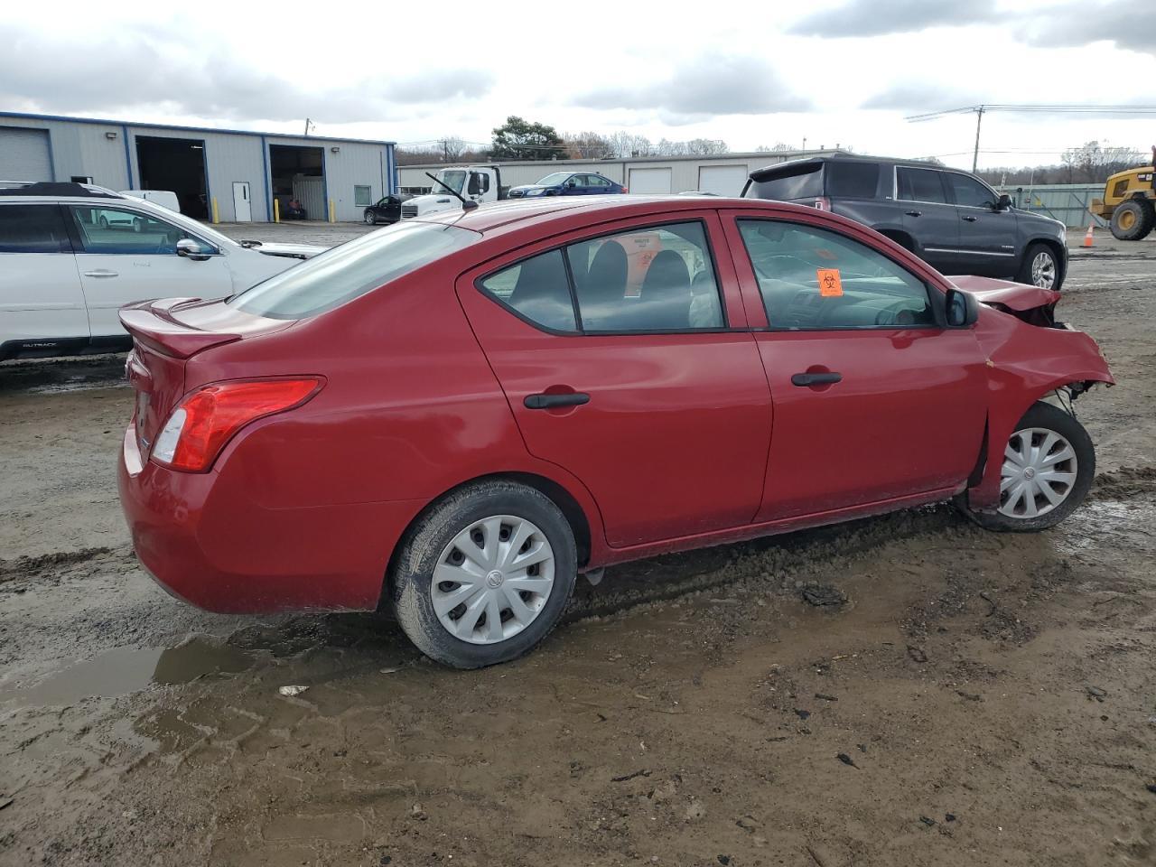 2014 NISSAN VERSA S - Фото 3
