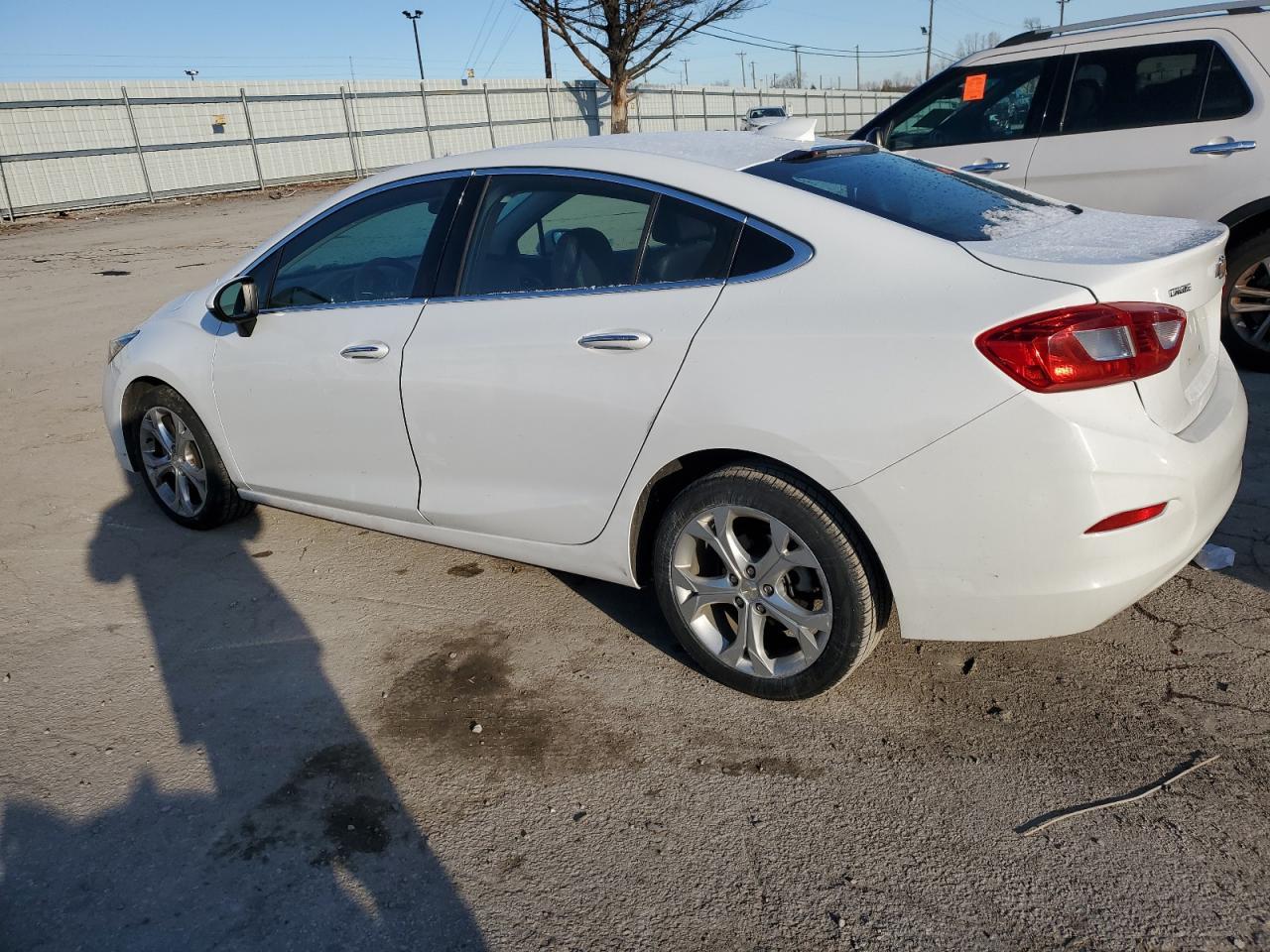 2017 CHEVROLET CRUZE PREM - Image 2