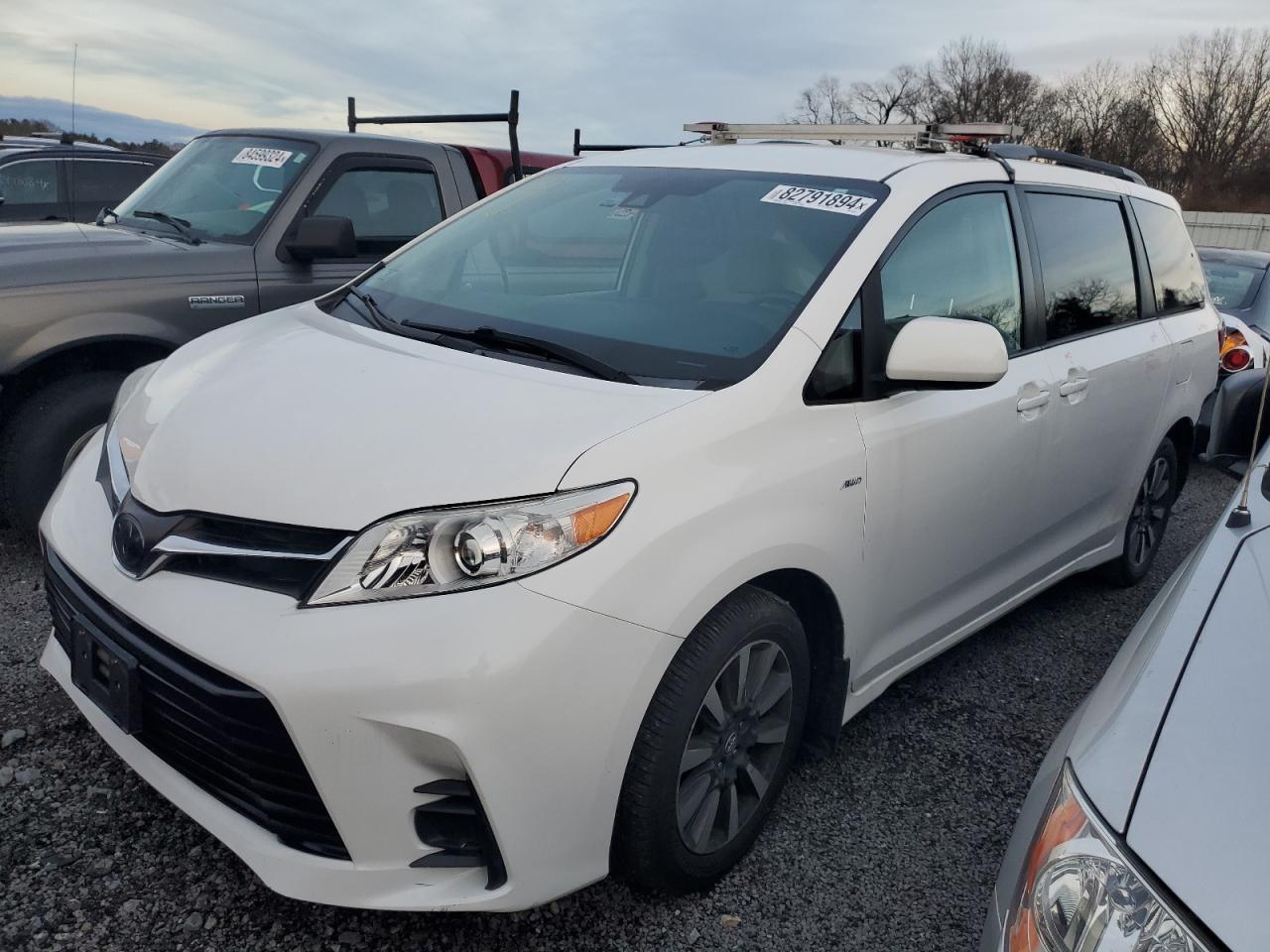 2019 TOYOTA SIENNA LE