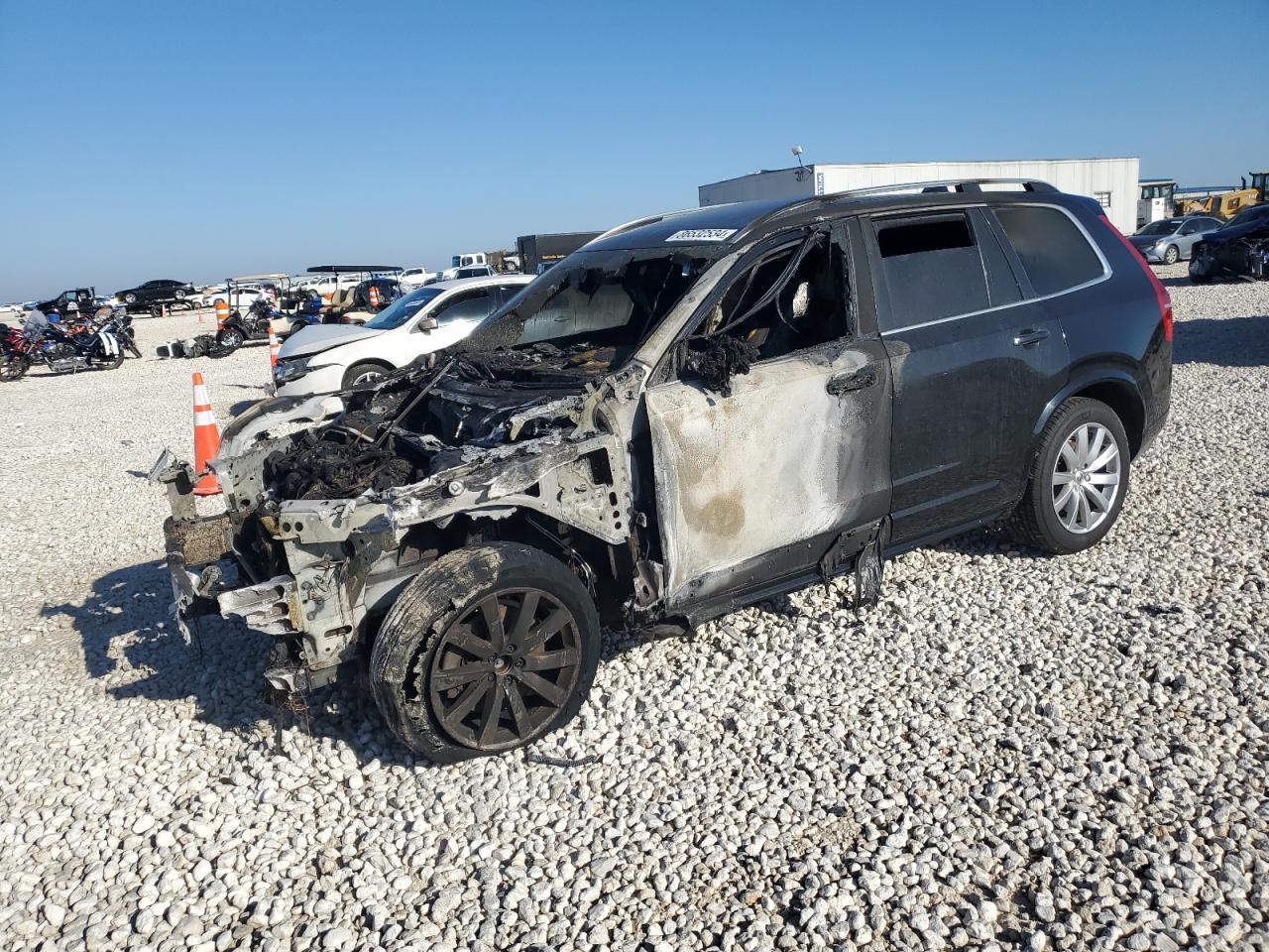 2016 VOLVO XC90 T6