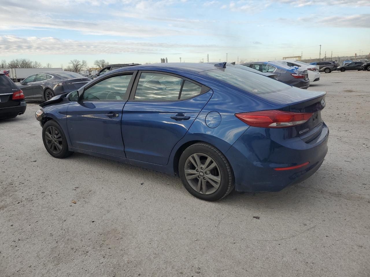 2017 HYUNDAI ELANTRA SE - Image 2