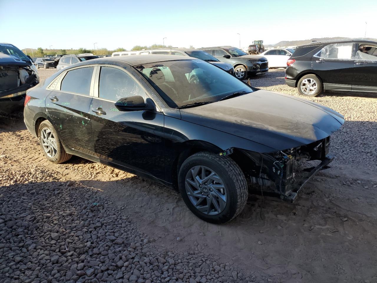 2024 HYUNDAI ELANTRA SE - Фото 4