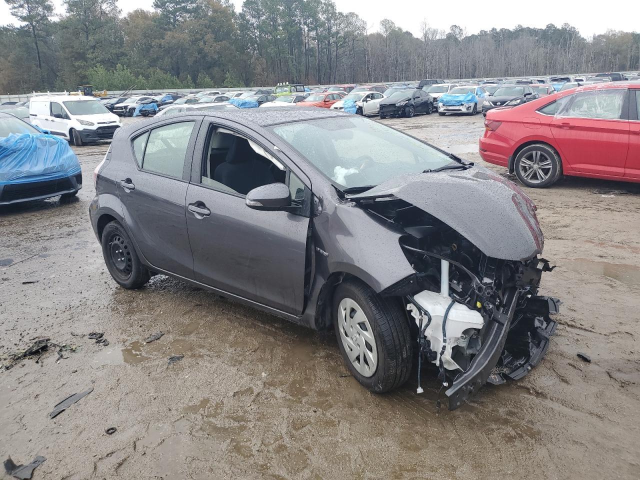 2016 TOYOTA PRIUS C - Фото 4