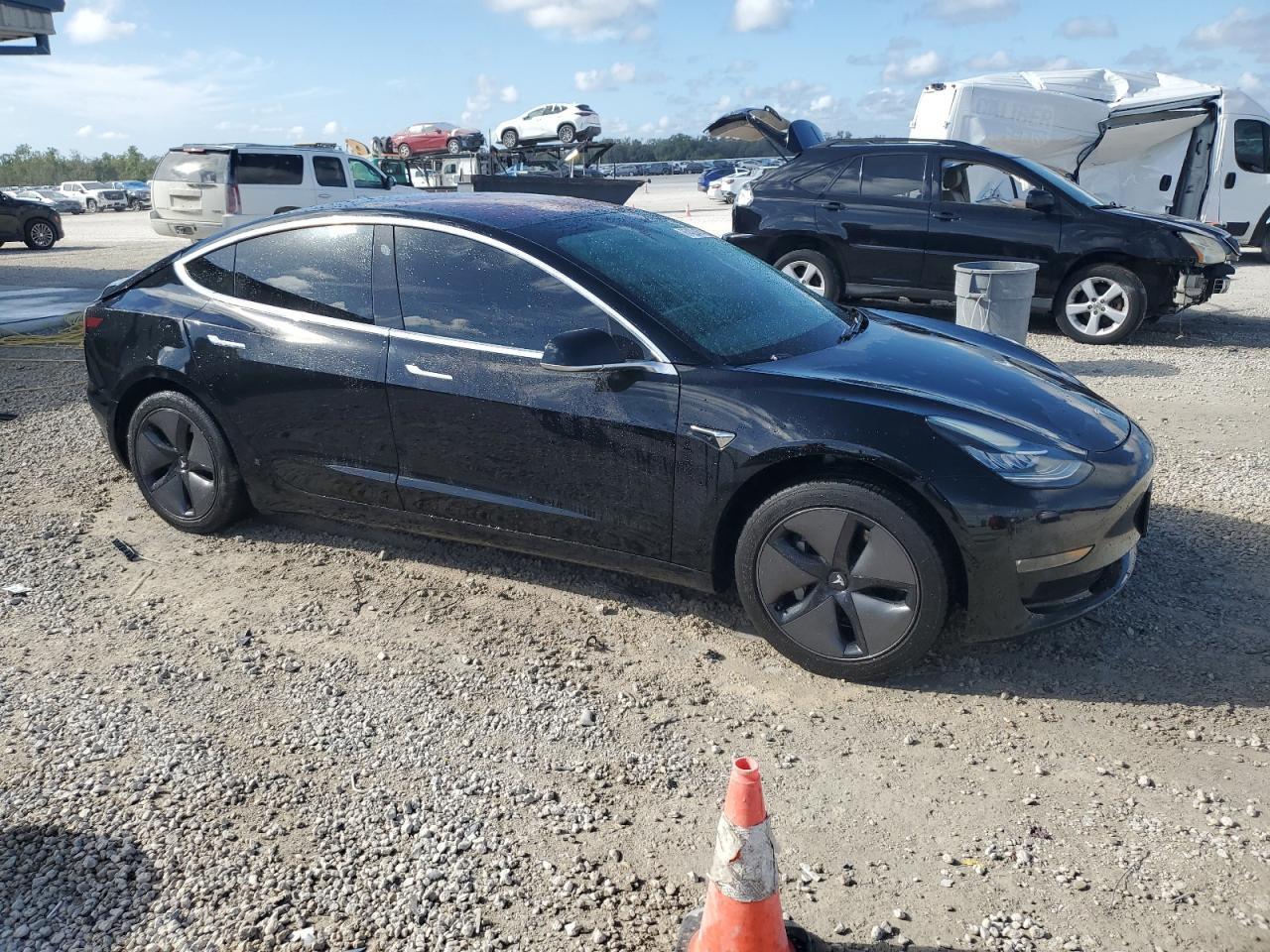 2019 TESLA MODEL 3 - Фото 4