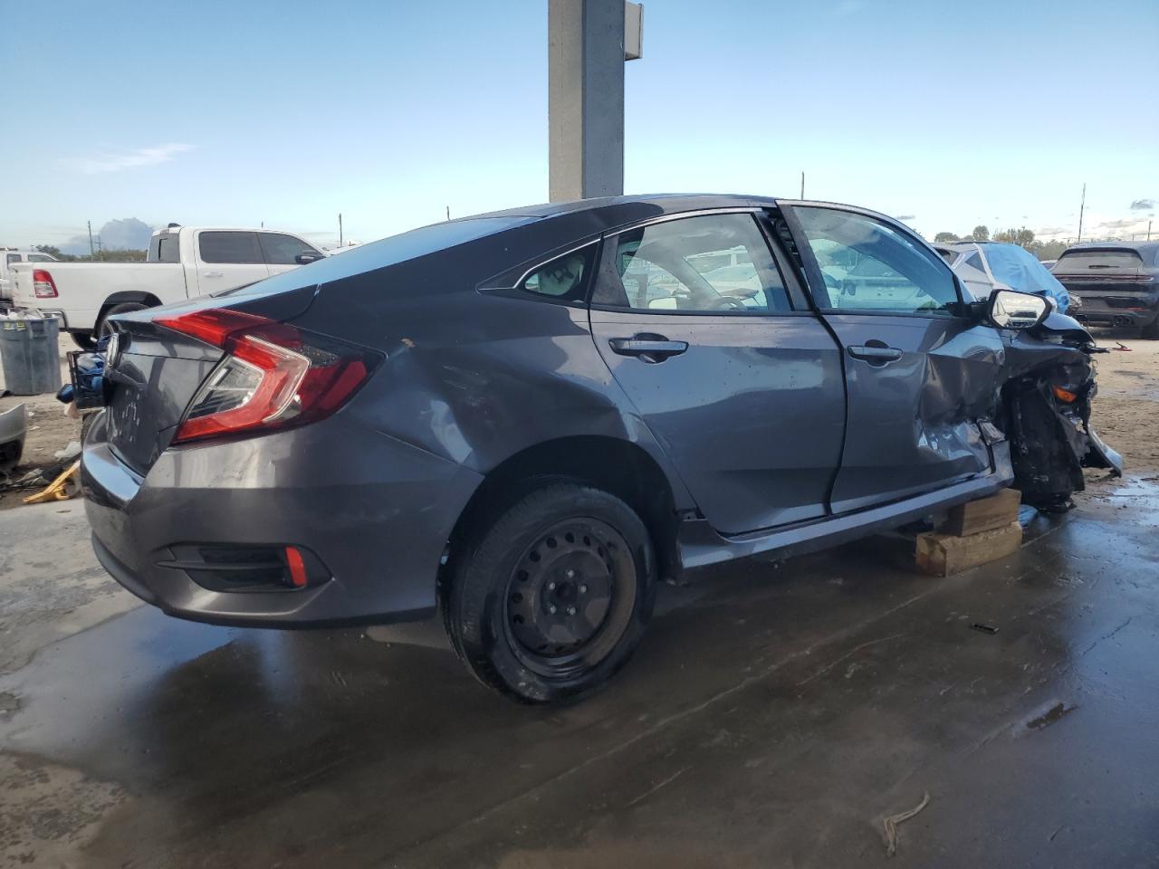 2017 HONDA CIVIC LX - Фото 3