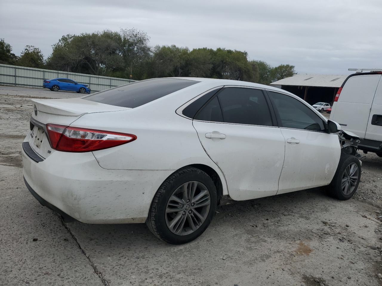 2016 TOYOTA CAMRY LE - Image 3