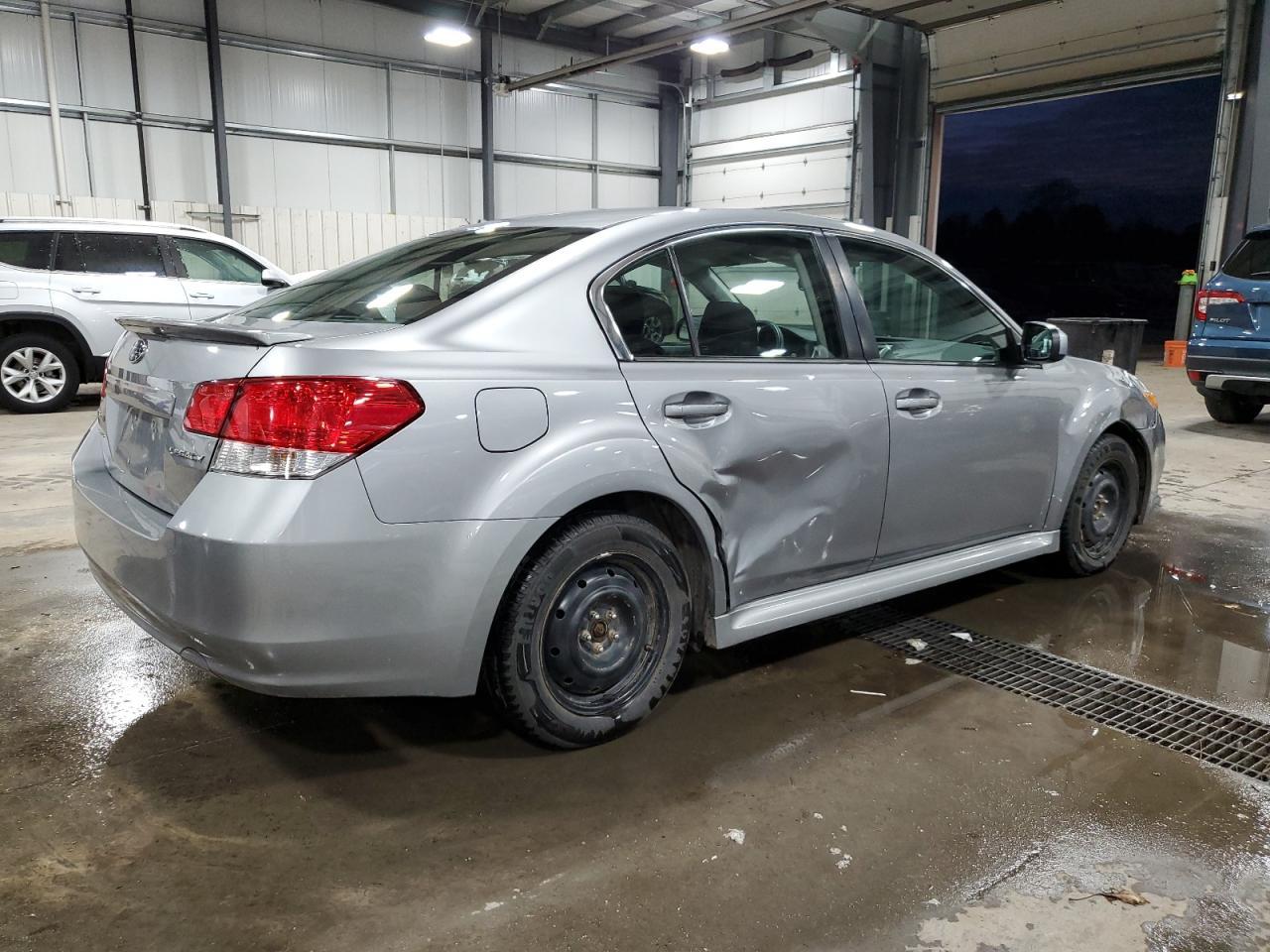 2011 SUBARU LEGACY 2.5 - Фото 3