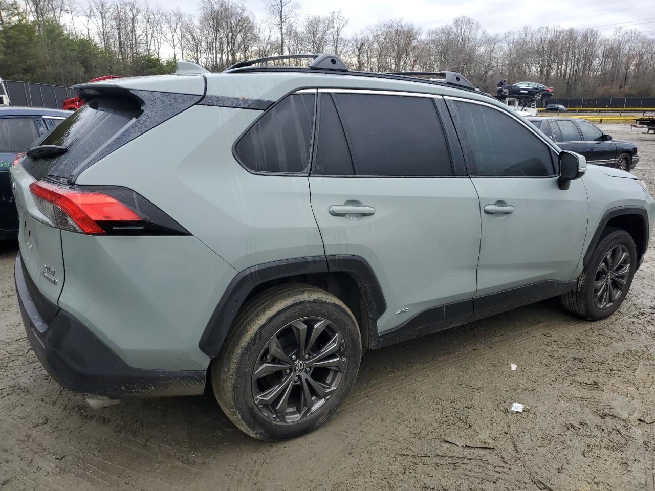 2022 TOYOTA RAV4 XLE P - Image 3