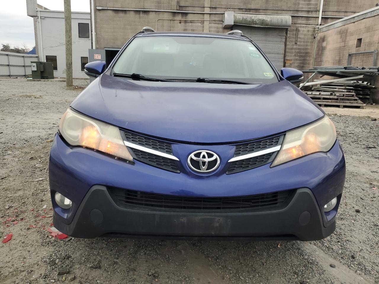 2015 TOYOTA RAV4 XLE - Image 5