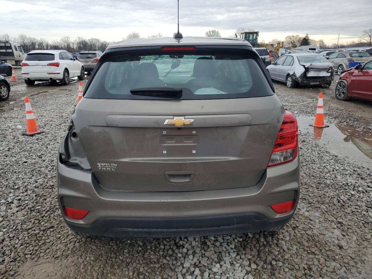 2021 CHEVROLET TRAX LS - Image 6