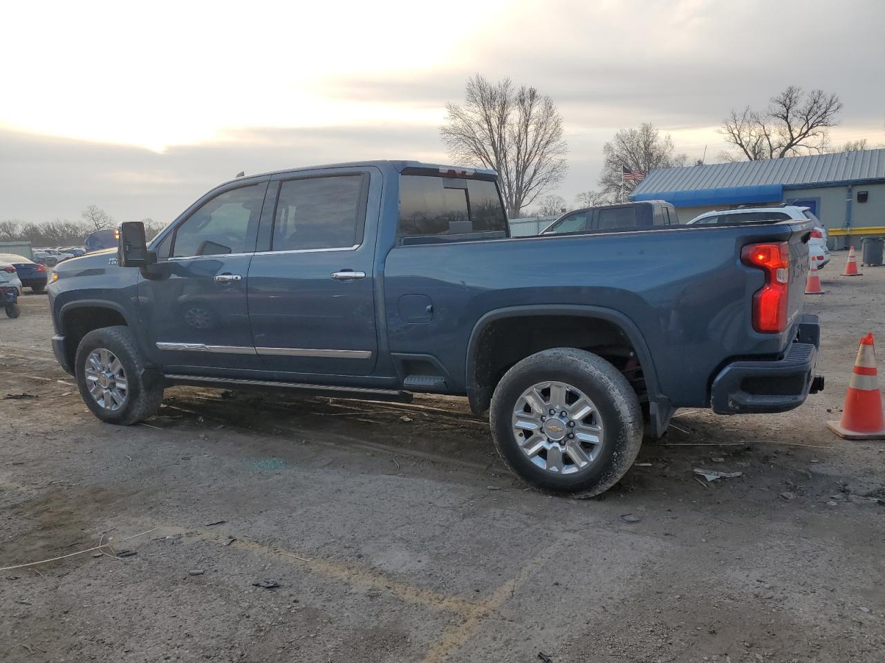 2024 CHEVROLET SILVERADO - Фото 2