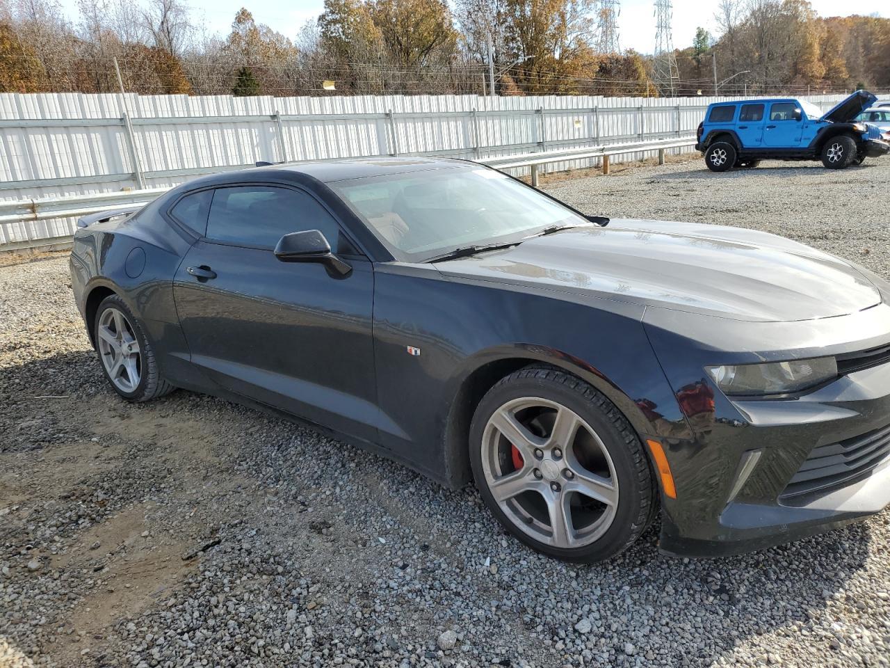 2018 CHEVROLET CAMARO LT - Image 4