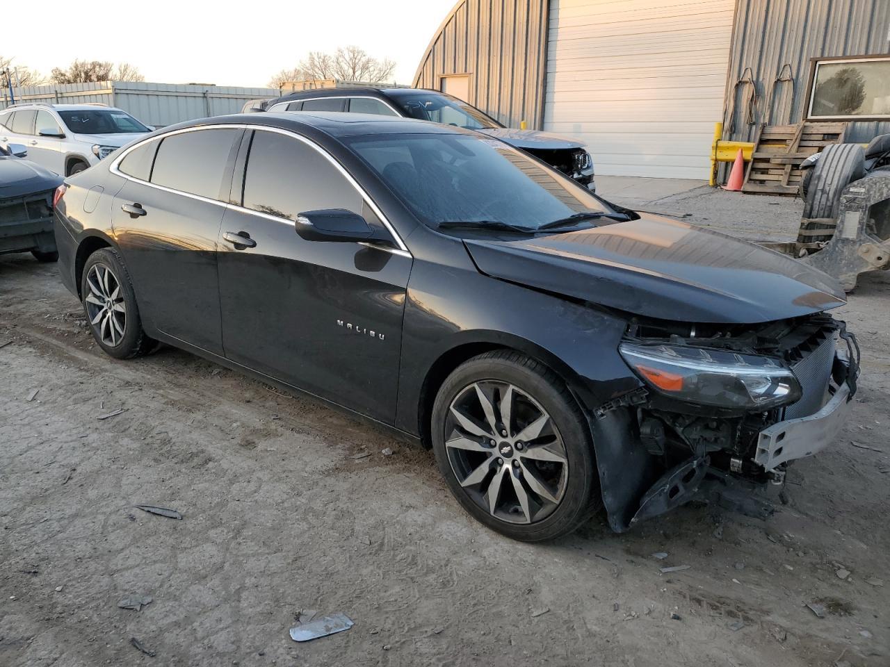 2017 CHEVROLET MALIBU LT - Image 4