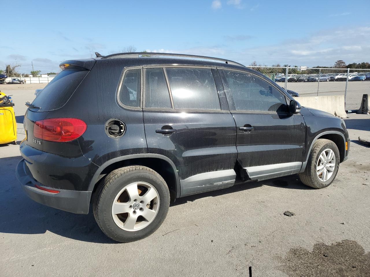 2015 VOLKSWAGEN TIGUAN S - Фото 3