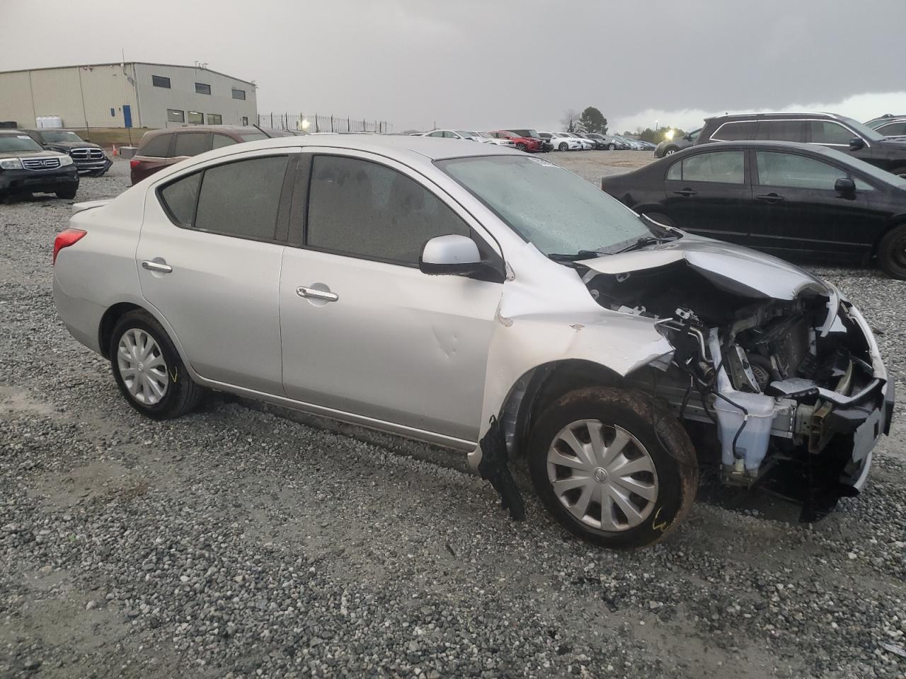 2014 NISSAN VERSA S - Фото 4